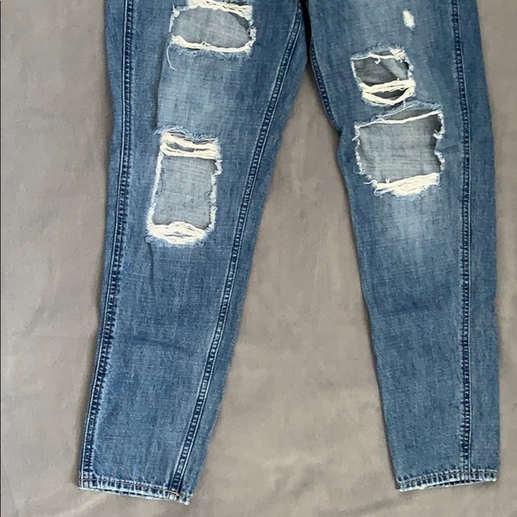 Hollister ripped jeans - Picture 3 of 6